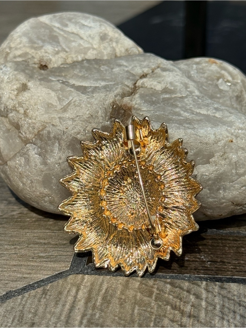 NWT Hand-Painted Sunflower Accent Pin - Yellow Multicolor Brooch - Picture 4 of 4